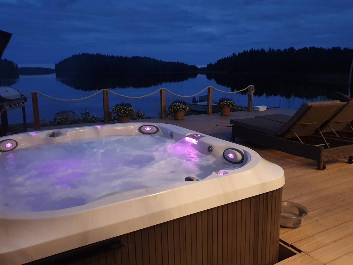 Stunning Log Cabin 45M2 On The Shore Of Kallavesi. Куопио Экстерьер фото